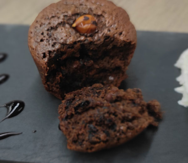 Brownie: Myrtilles séchées et noisettes torréfiées (végan)