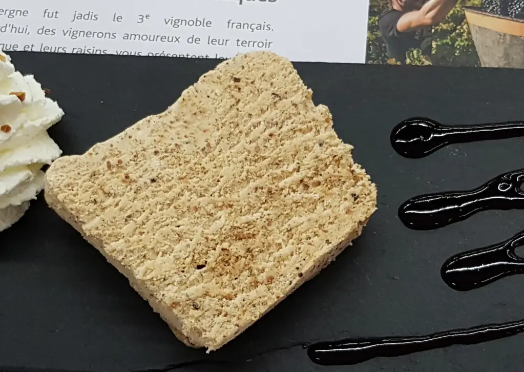 Nougat glacé végan au Birlou (liqueur pomme-châtaigne)